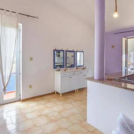 Апартаменты Stunning In With House Sea View